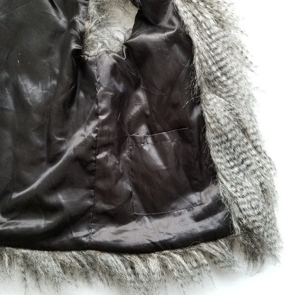 Faux Fur Vest SIZE M - Picture 2 of 6
